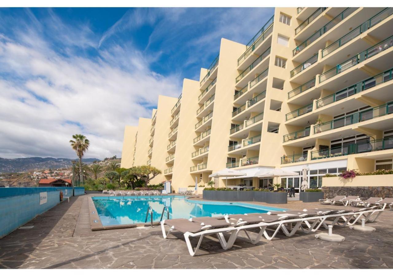 Honey Apartment On The Beach With Pool Funchal  Exteriör bild