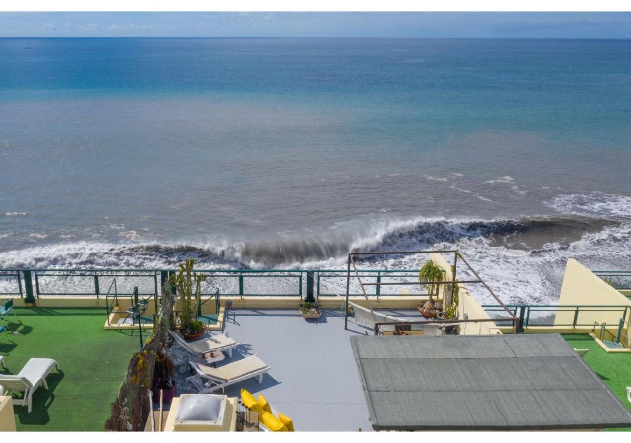 Honey Apartment On The Beach With Pool Funchal  Exteriör bild