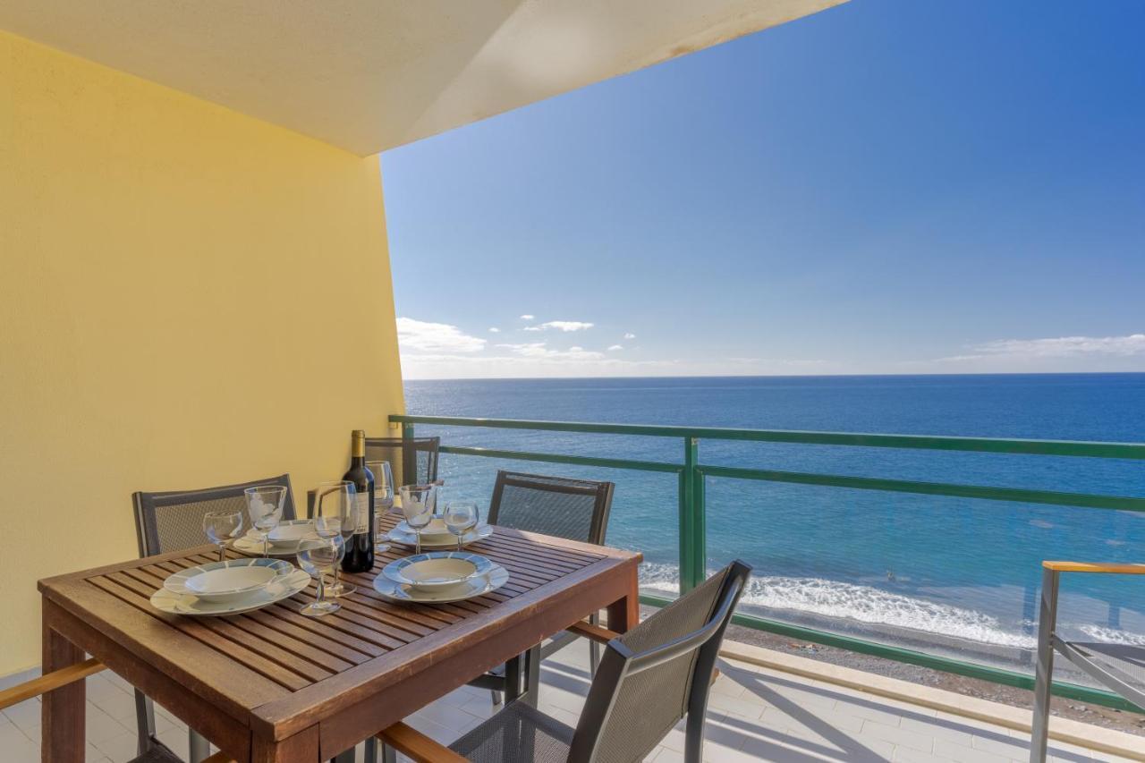 Honey Apartment On The Beach With Pool Funchal  Exteriör bild